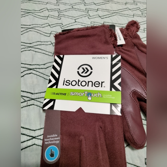 Isotoner Gloves - Picture 2 of 10